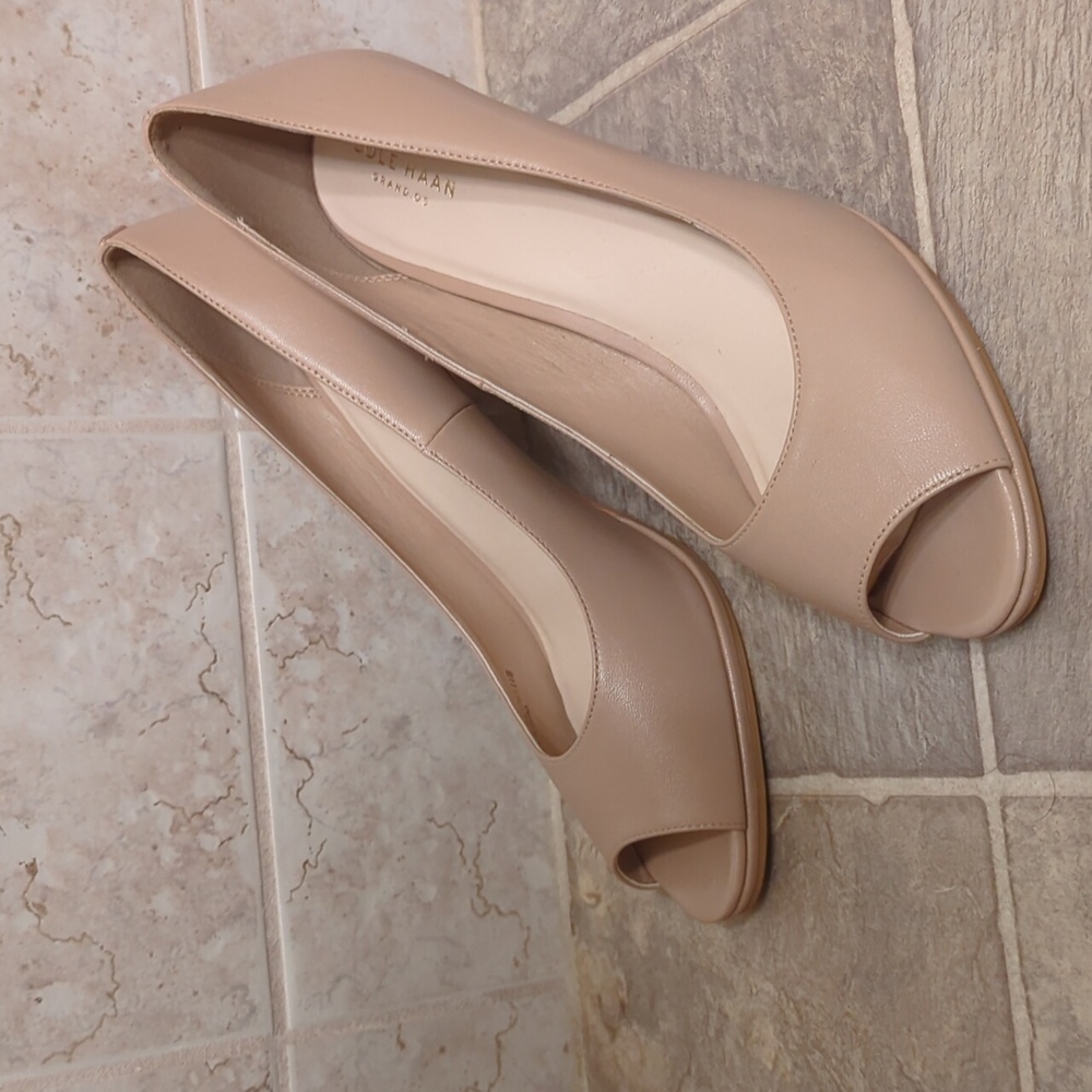 Cole Haan Women's Leather Peep Toe Pumps. Size 11